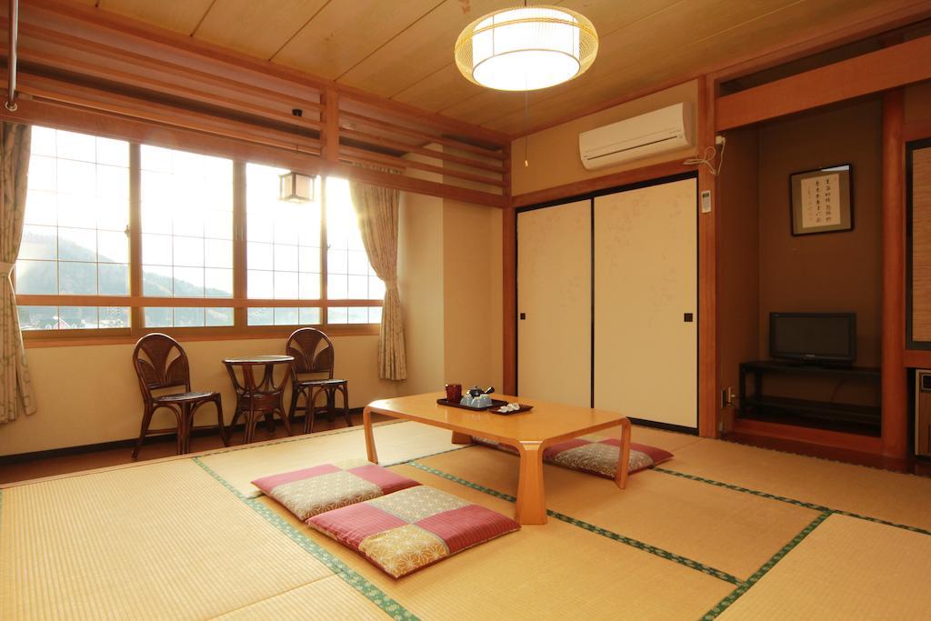 Hotel Honkan Gentaroya Nozawaonsen Zimmer foto